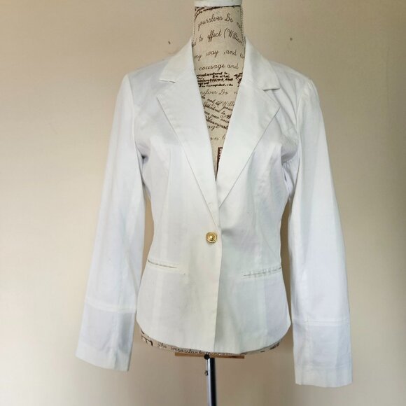 White Jacket with Animal Print - Picture 2 of 11